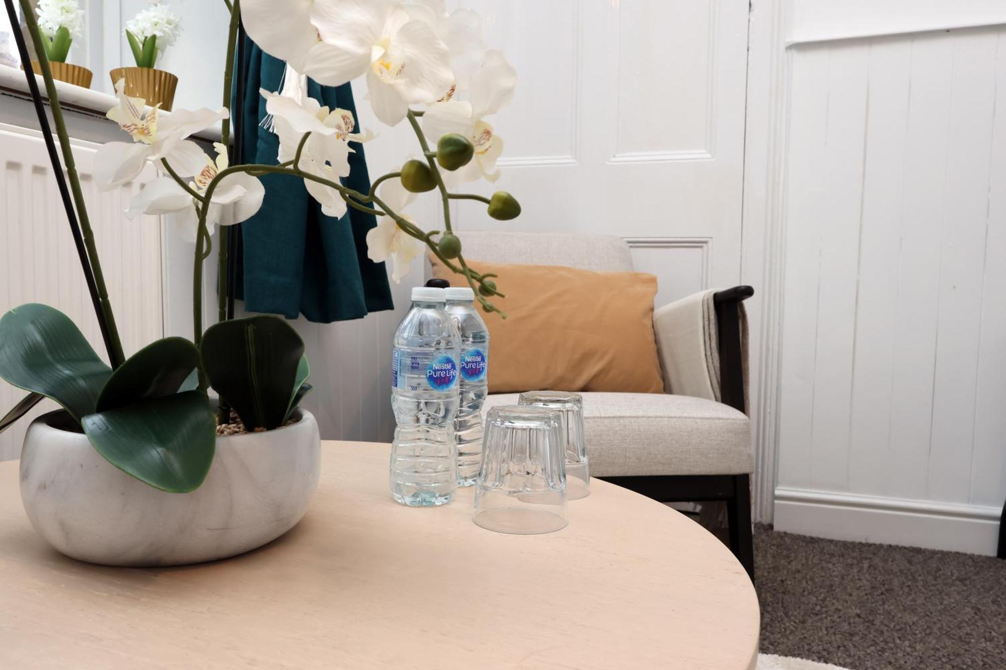 Cardiff City Guesthouse, Central Rooms, Fast Wi-Fi, On-Street Parking ภายนอก รูปภาพ