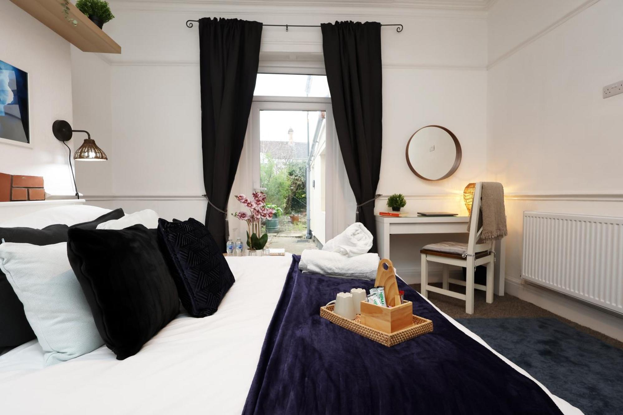 Cardiff City Guesthouse, Central Rooms, Fast Wi-Fi, On-Street Parking ภายนอก รูปภาพ