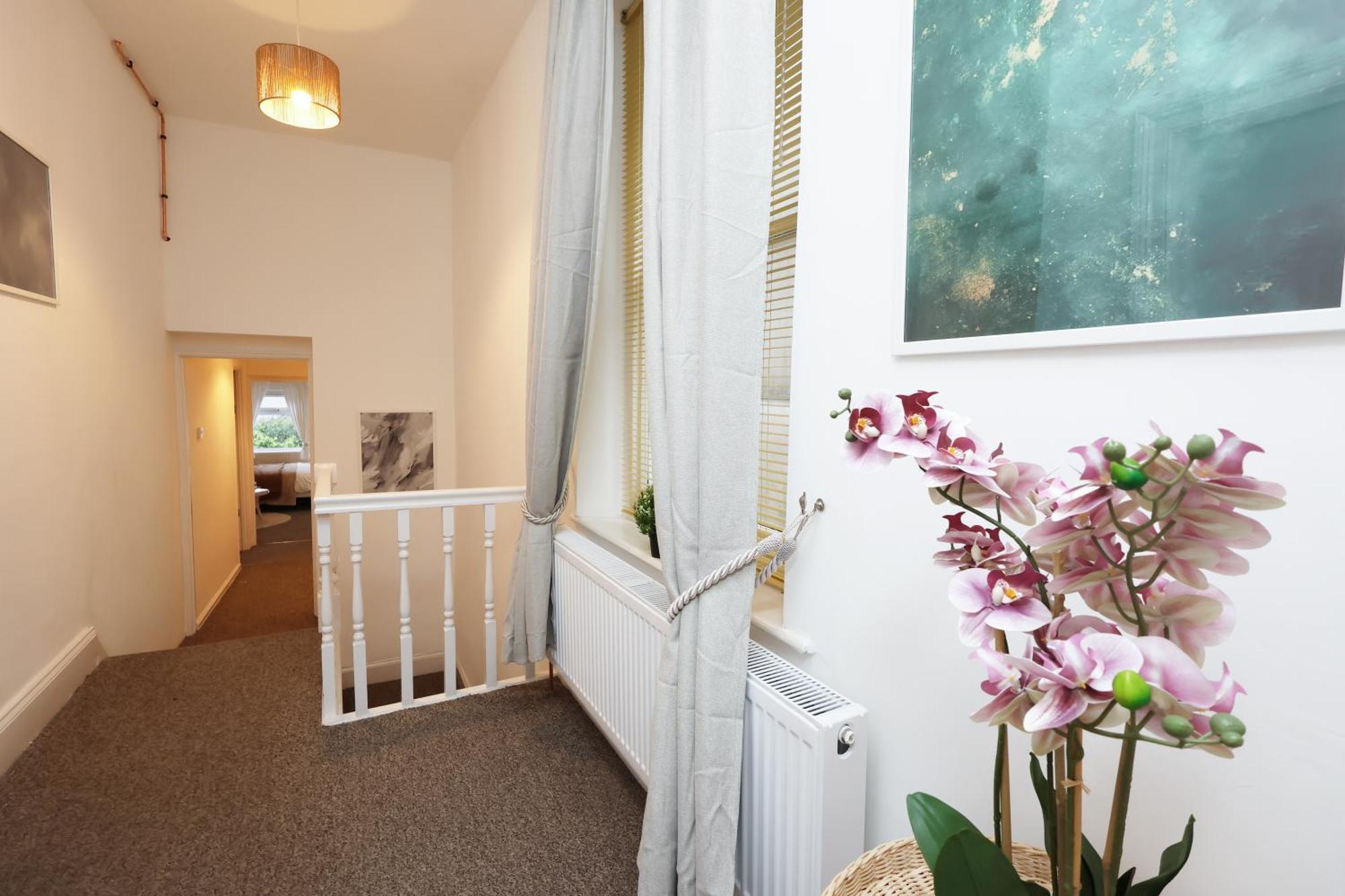 Cardiff City Guesthouse, Central Rooms, Fast Wi-Fi, On-Street Parking ภายนอก รูปภาพ