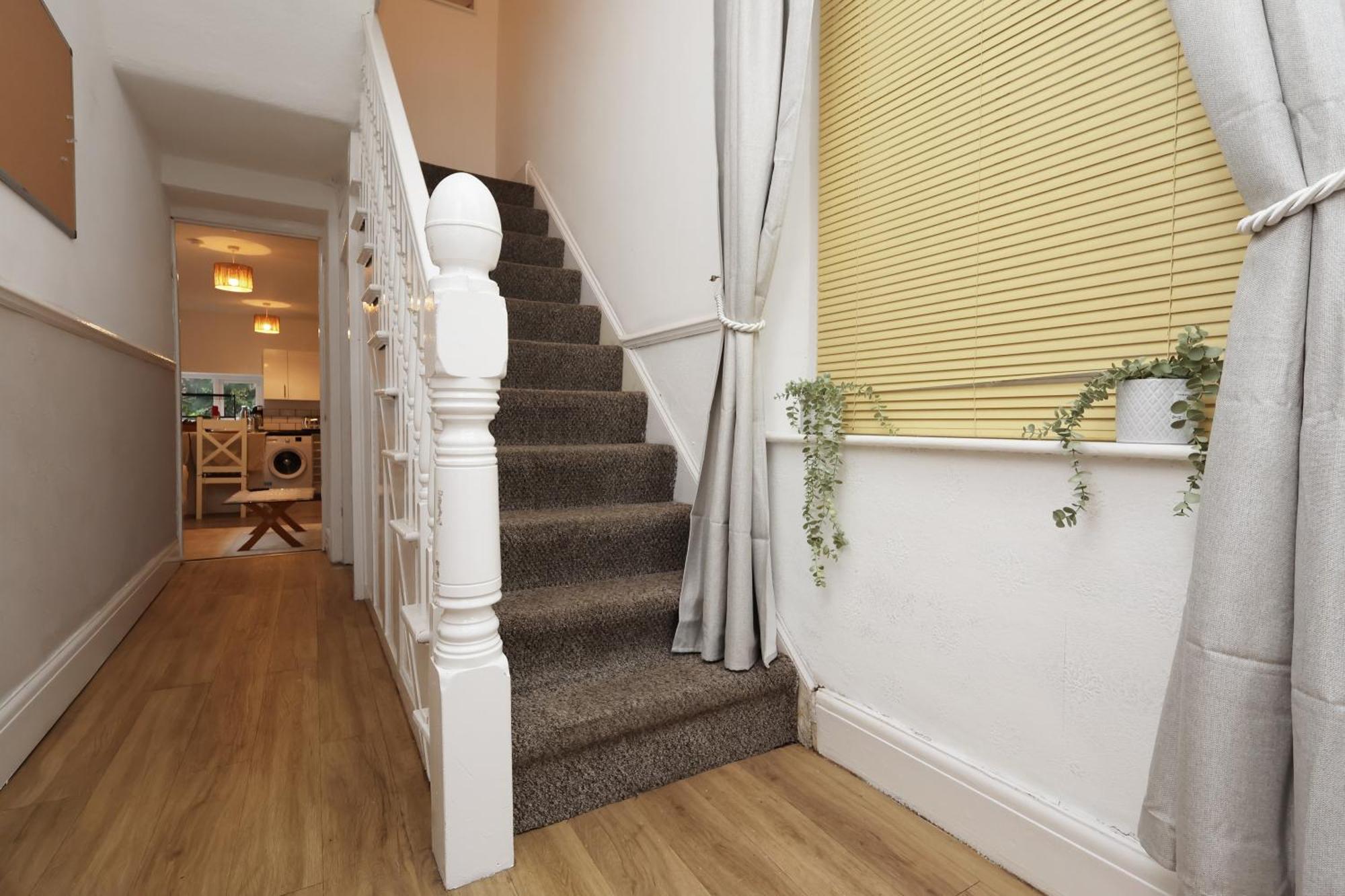 Cardiff City Guesthouse, Central Rooms, Fast Wi-Fi, On-Street Parking ภายนอก รูปภาพ
