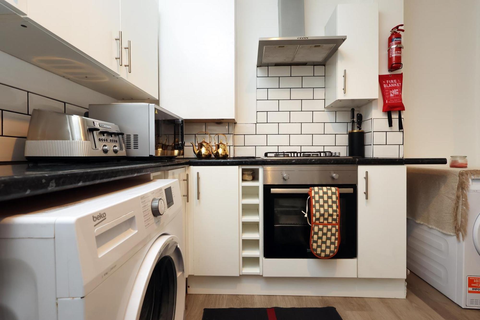 Cardiff City Guesthouse, Central Rooms, Fast Wi-Fi, On-Street Parking ภายนอก รูปภาพ