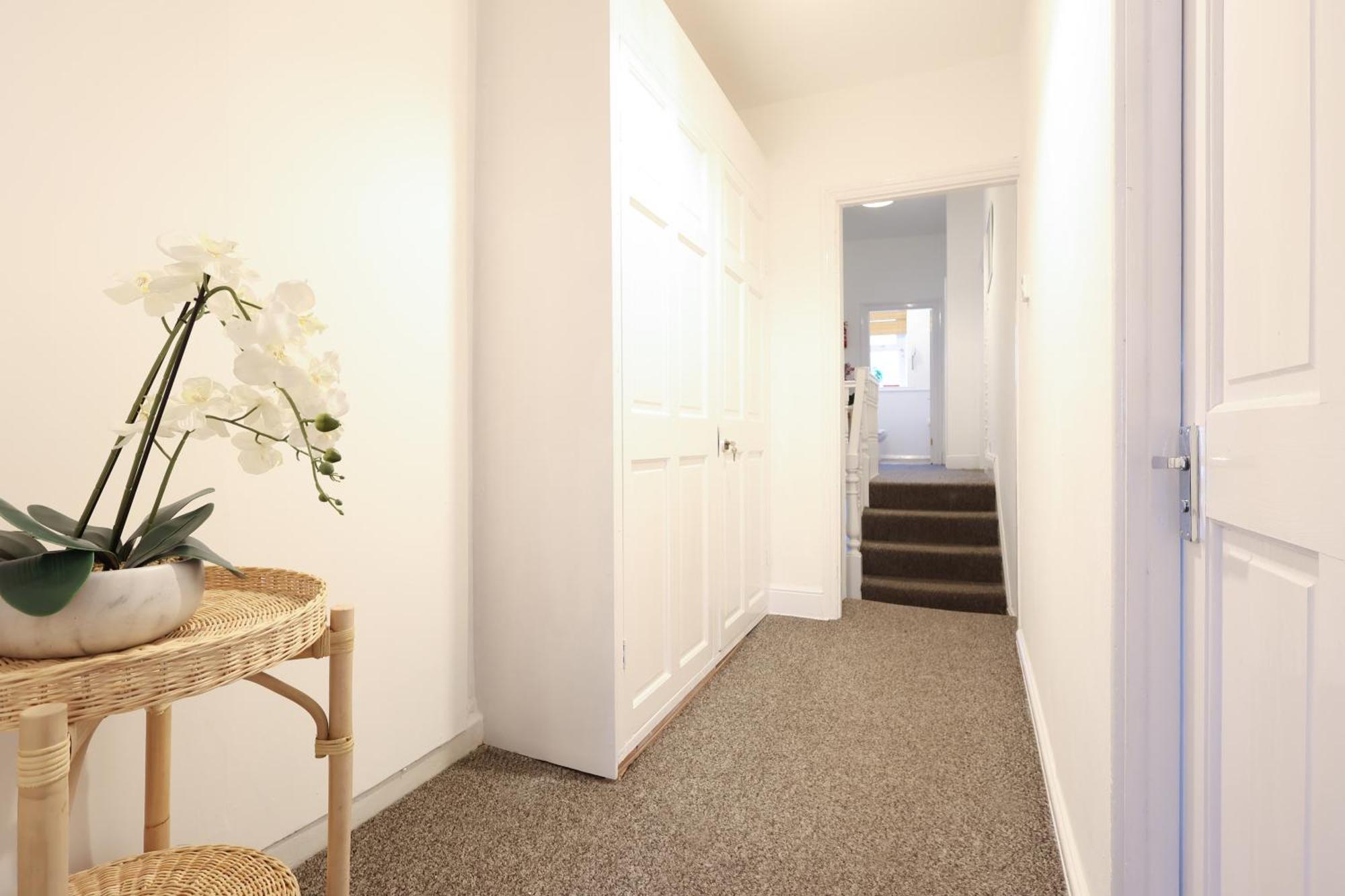 Cardiff City Guesthouse, Central Rooms, Fast Wi-Fi, On-Street Parking ภายนอก รูปภาพ