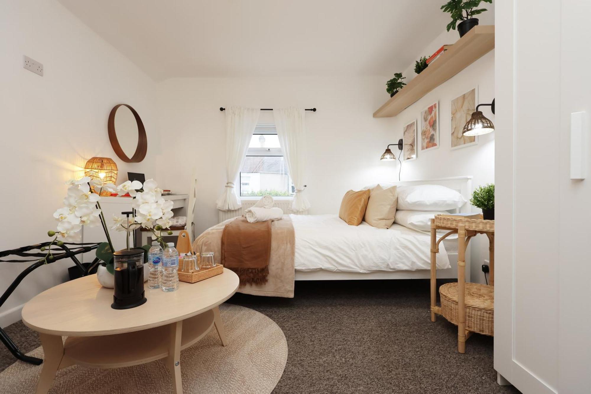 Cardiff City Guesthouse, Central Rooms, Fast Wi-Fi, On-Street Parking ภายนอก รูปภาพ